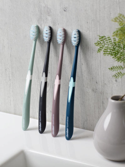 Jordan dantų šepetėlis Gum Protector ypač minkštas su dėklu