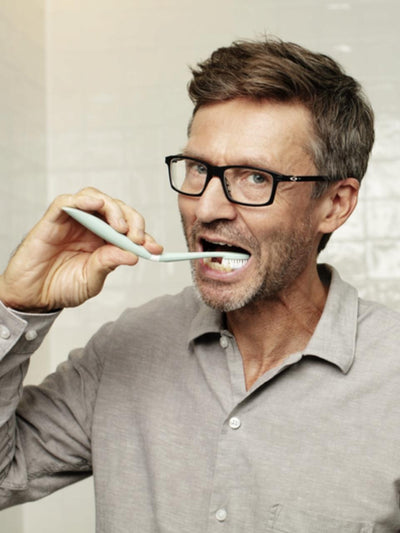 Jordan dantų šepetėlis Gum Protector ypač minkštas su dėklu